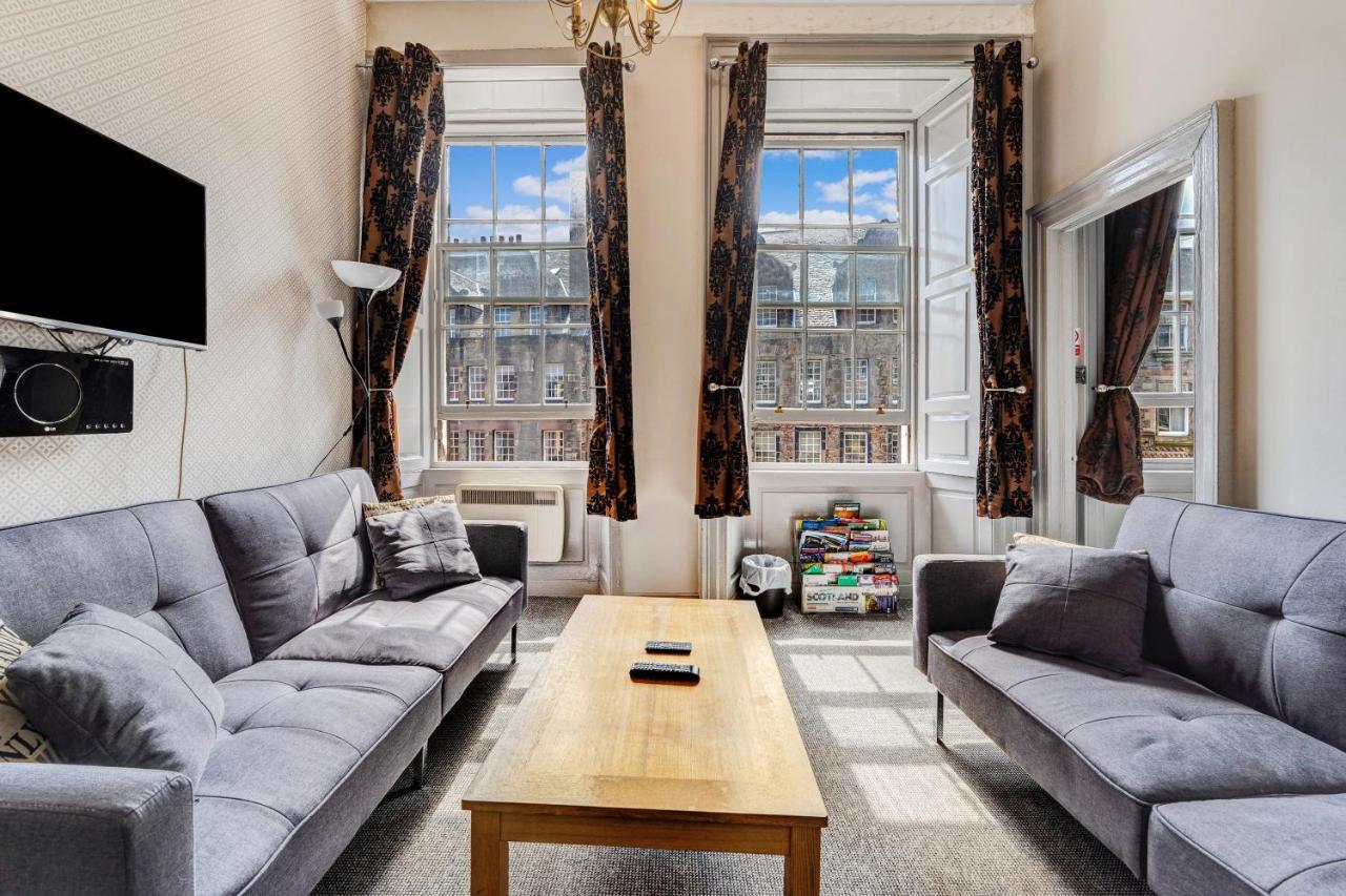 Unique 2 Bedroom Castle Suite Apartment - Near Edinburgh Castle & Royal Mile エクステリア 写真