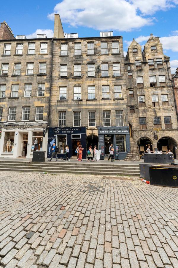 Unique 2 Bedroom Castle Suite Apartment - Near Edinburgh Castle & Royal Mile エクステリア 写真