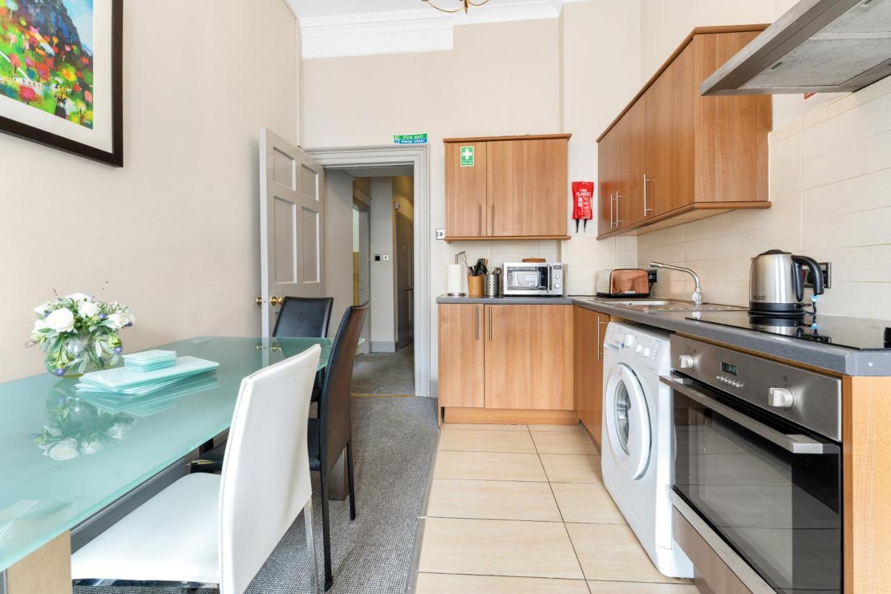 Unique 2 Bedroom Castle Suite Apartment - Near Edinburgh Castle & Royal Mile エクステリア 写真